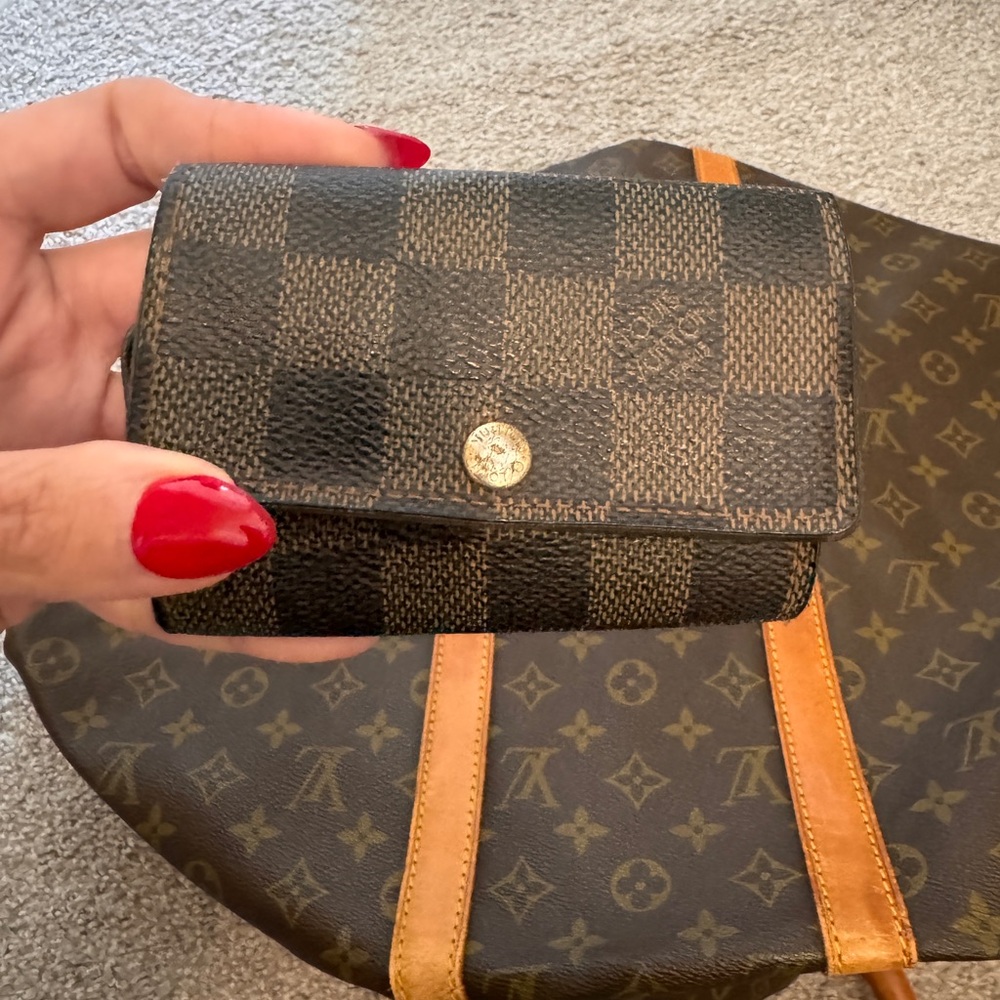 LV key wallet- discoloration/ dehydrated leather